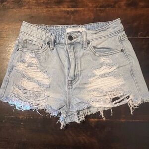 HIDDEN Light Wash Very Distressed Cutoff Shorts in Size Small